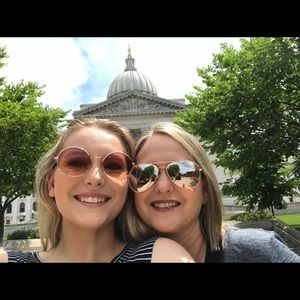 Meet your Posher, Jennifer